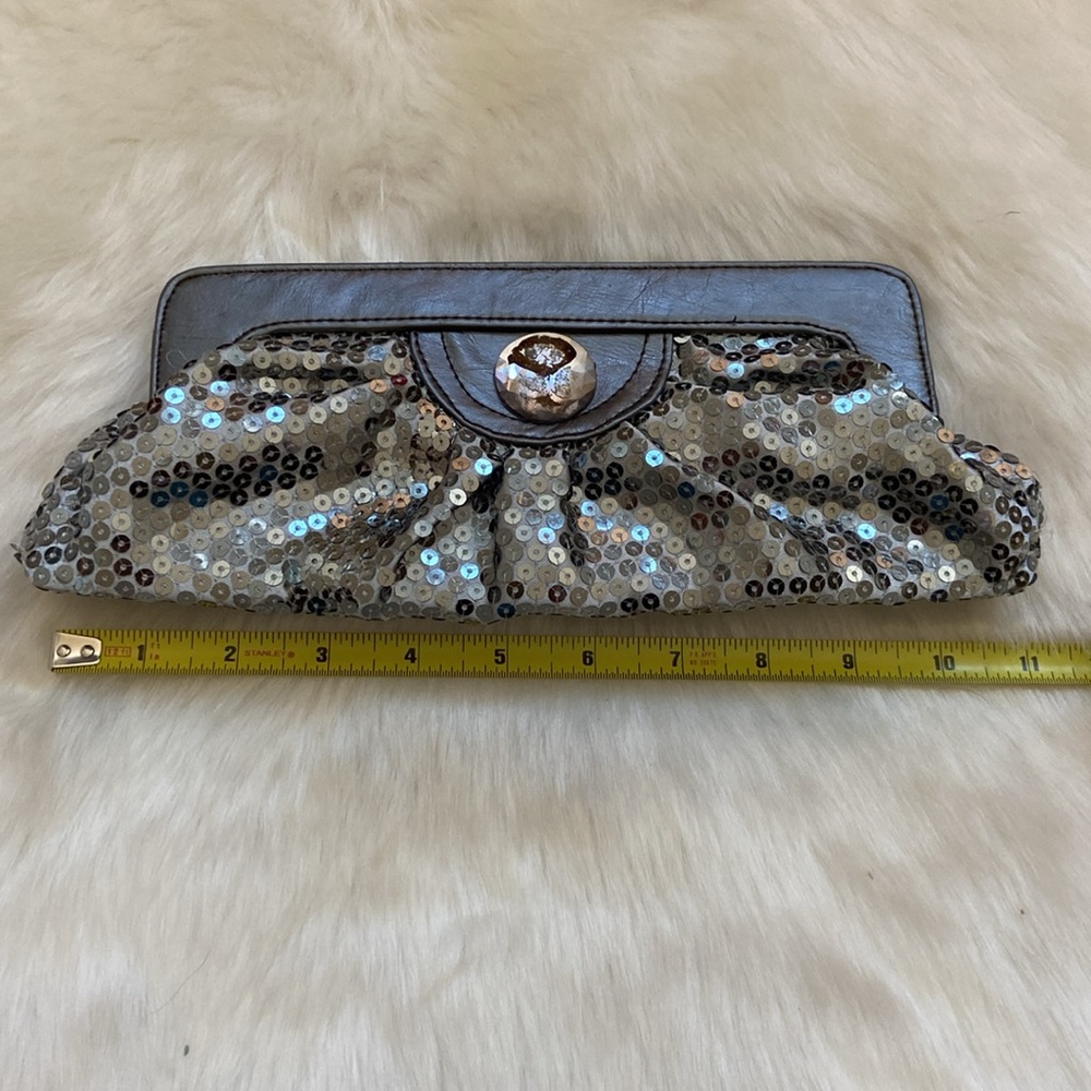 Mini sequin clutch - Picture 6 of 7